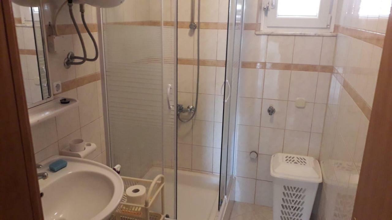 Apartment Hrgic Vir Bagian luar foto